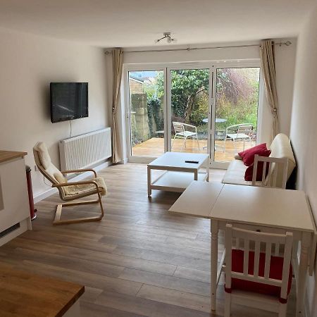 Adorable One-Bedroom Flat With Patio Garden. Southwick  Buitenkant foto