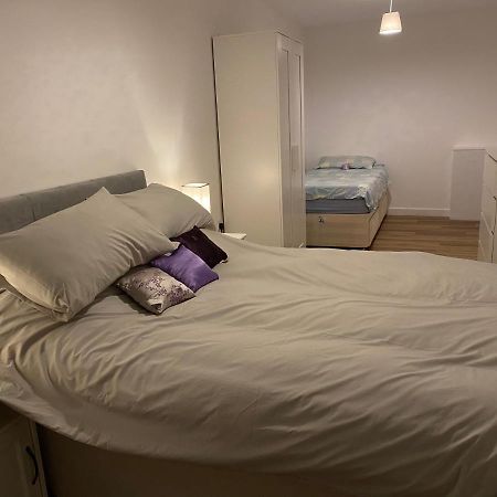 Adorable One-Bedroom Flat With Patio Garden. Southwick  Buitenkant foto