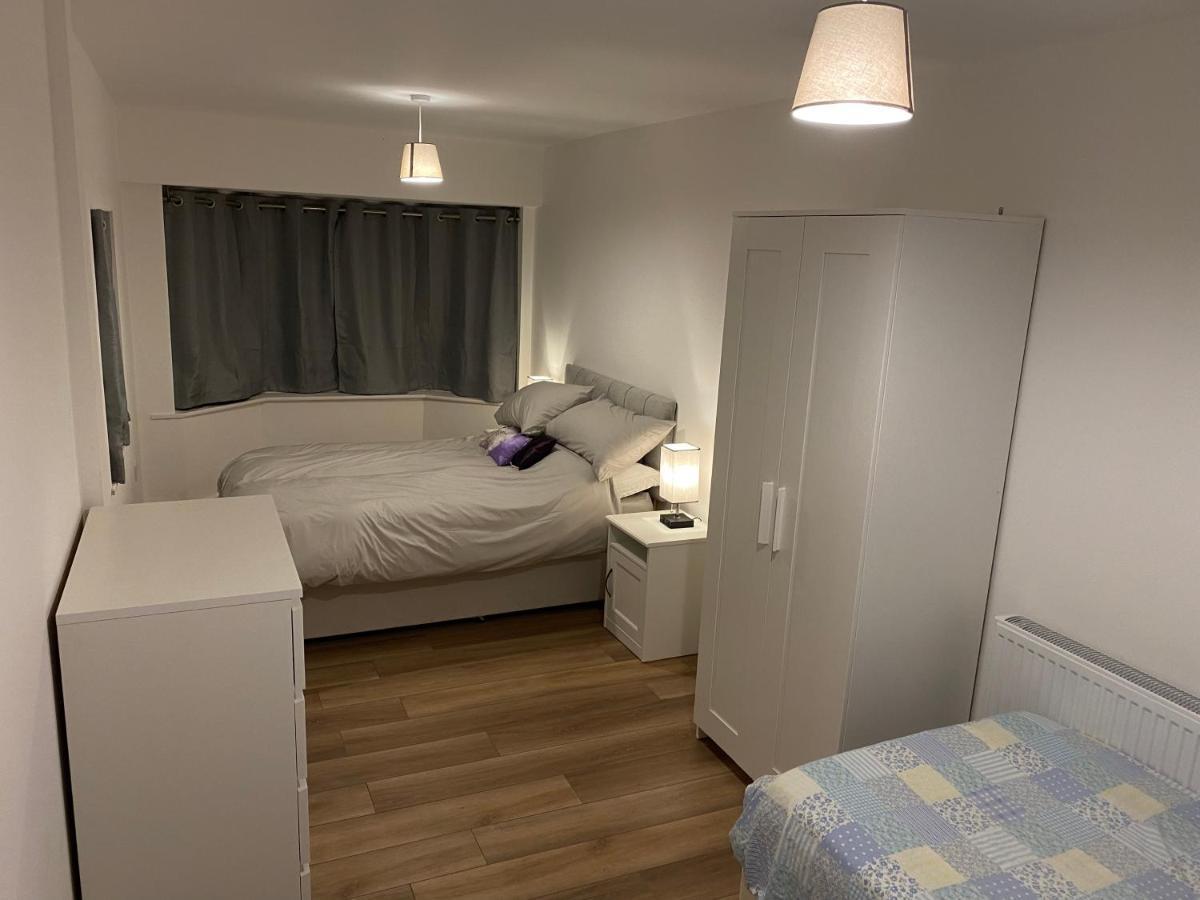 Adorable One-Bedroom Flat With Patio Garden. Southwick  Buitenkant foto