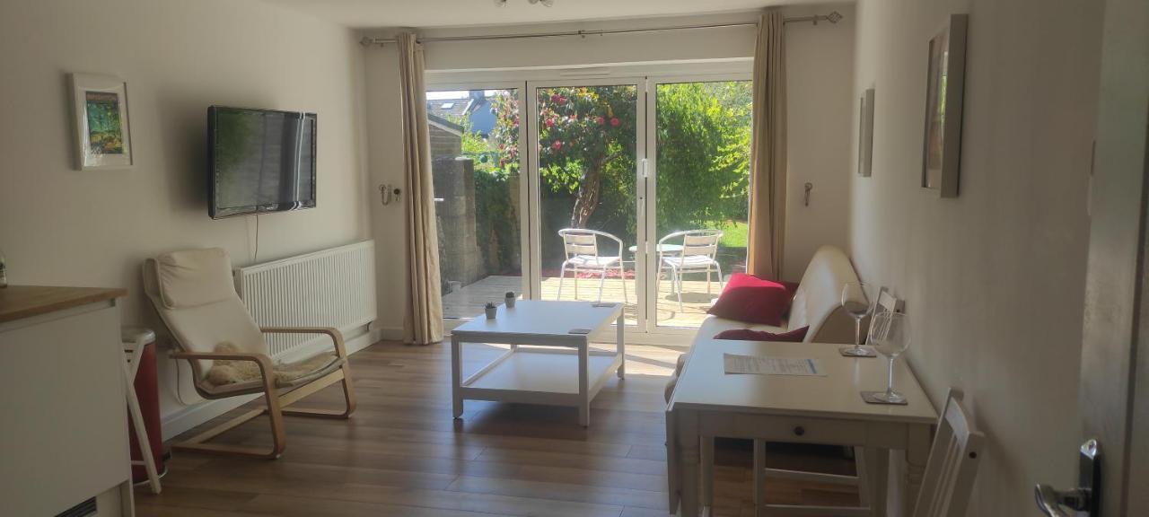 Adorable One-Bedroom Flat With Patio Garden. Southwick  Buitenkant foto